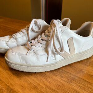Veja V-12 Leather White Sable
